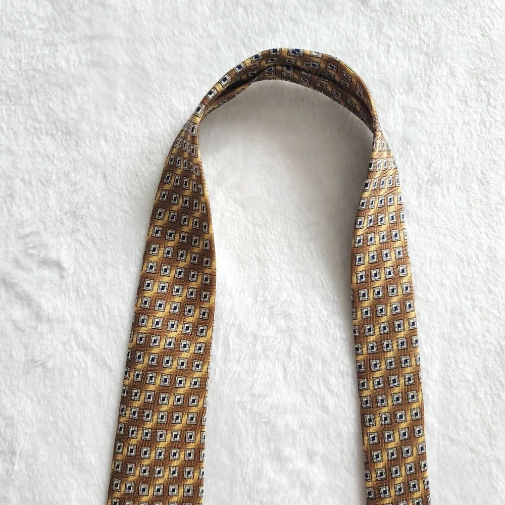 Vintage 90s gold